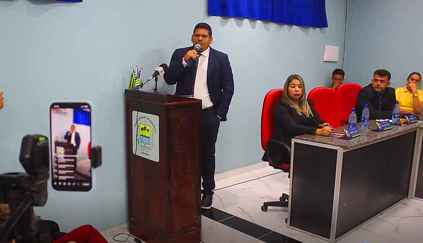 Prefeito Delon abre ano legislativo em Madeiro-PI e reforça união entre os poderes e a população