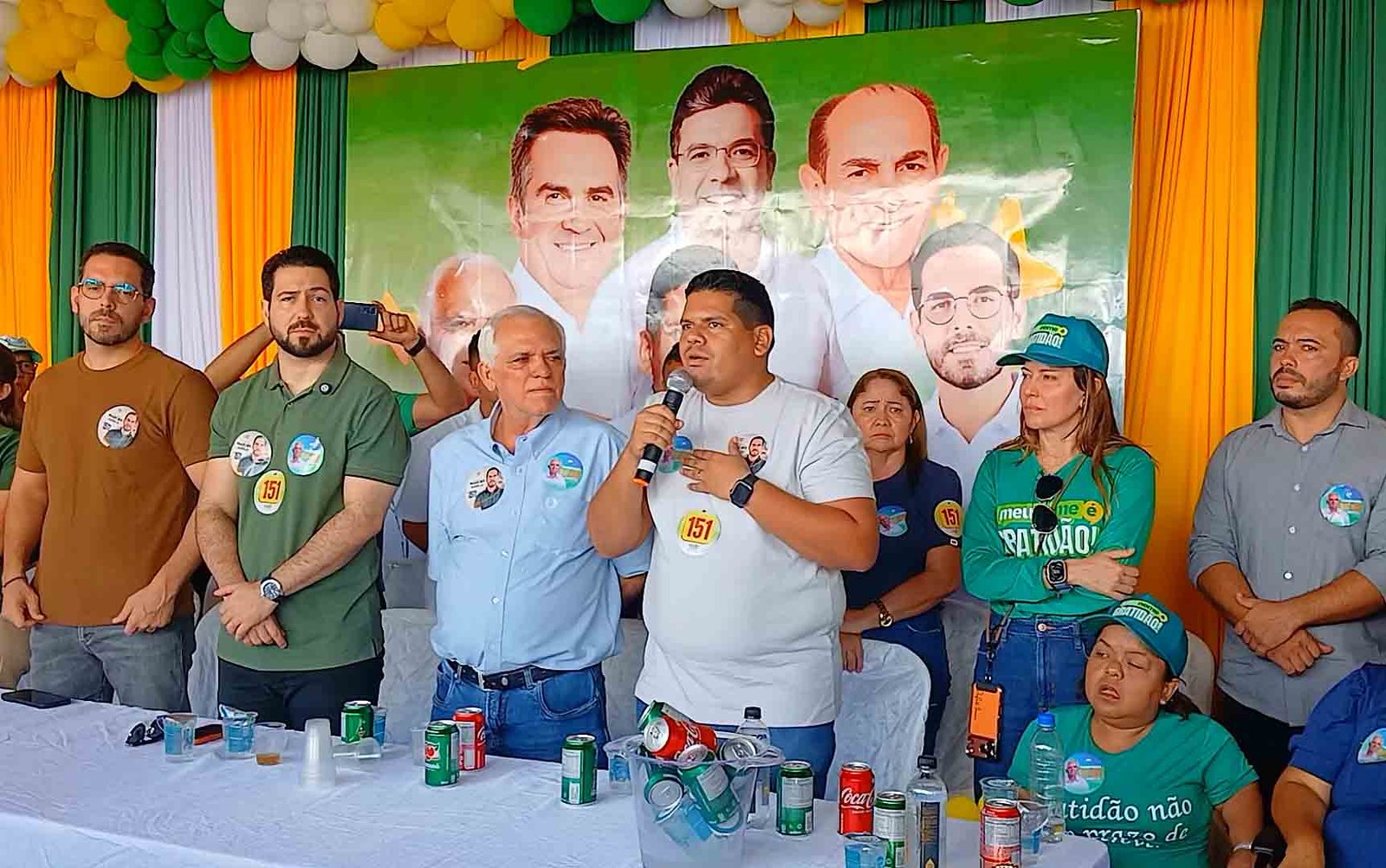 ADESIVAÇO EM MADEIRO MARCA LANÇAMENTO DAS CAMPANHAS DE THEMÍSTOCLES FILHO E MARCOS AURÉLIO
